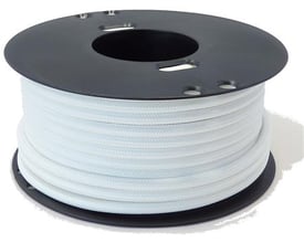 Hvid tekstilledning 3G0,75 mm2 på en sort plastikspole, 10 meter lang, med en diameter på 6,2 mm.