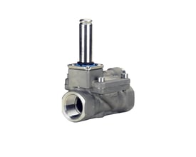 Bagfra af Danfoss EV220B magnetventil, NC, G 3/4", rustfrit stål hus, med angivelse af flowretning og specifikationer.