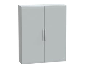 Lukket Schneider Electric polyester gulvskab med dobbeltdør og integrerede håndtag på neutral baggrund.