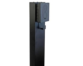 Spirii metal stander til 2 Zaptec GO ladebokse, sort, viser den dobbelte ladestander og holder til kabel.
