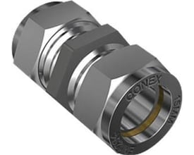 Forkromet kompressions samlemuffe fra CONEX til 10 mm rør, designet til at samle to rør med præcision.