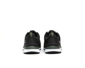 Bagfra set Vismo EB22B S1P sikkerhedssko i sort, med grønne detaljer på hælkappen og Vismo logo.