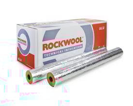 ROCKWOOL 800 rørskål med alu-armering, 89x60mm, vist med to rør i forgrunden og en kasse med Rockwool logo bagved.