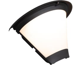 Hide-a-lite Pave vægarmatur med opal top og sort kant, vist skråt forfra med den brede lysskærm.