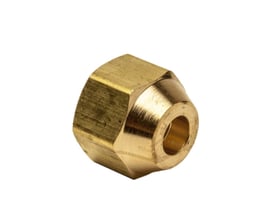 Kravemøtrik (omløber) af messing til 1/4" kobberrør, designet til kravesamlinger og varmepumpeinstallationer.