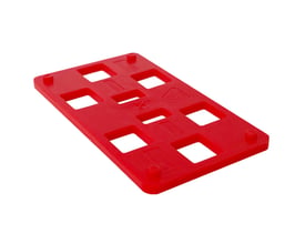Knudsen K-Klods 45C i rød plast, med målene 3 x 45 x 80 mm, visende ni firkantede udskæringer og fire små fødder.