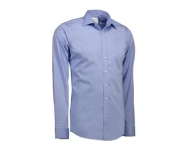 Frontbillede af Seven Seas skjorte SS30 i lys blå, størrelse S, med synlig kravedetalje og knaplukning.