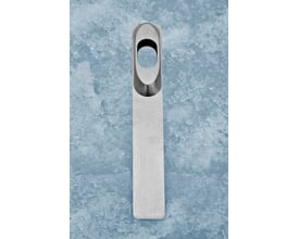 Assa Abloy smalt langskilt H 8, 32 x 230 mm, set forfra med en rund åbning øverst.