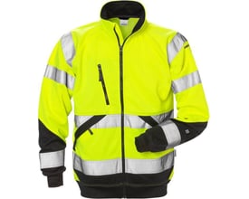 Kansas Fristads Hi-Vis sweat jakke i gul/sort med reflekterende detaljer og lynlåslommer, vist forfra med fuld lynlås.