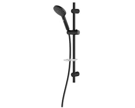 Gustavsberg Round håndbrusersæt i matsort med rund 120mm håndbruser, sæbeskål og 1,75m bruseslange på hvid baggrund.