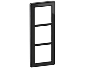 LK FUGA Pure designramme i sort glas med plads til 3 moduler, viser en slank, moderne profil.