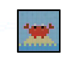 32x32 pixel LED display viser et sødt pixelkunst billede af en rød krabbe på en blå baggrund med bølger.