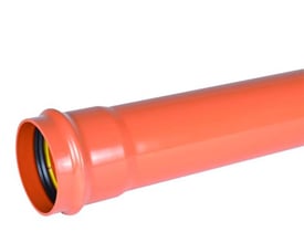 Wavin kloakrør i PVC med muffe, 400mm udvendig diameter og 3000mm længde i SN8 stivhedsklasse og rødbrun farve.