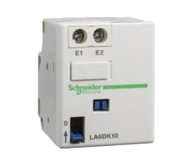 Schneider Electric mekanisk indkoblingslås LA6DK10 til 110/127V AC/DC, hvid med grøn logo og blå detaljer, monteret på din baggrund.
