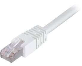 DELTACO F/UTP Cat6 patchkabel i hvid med LSZH-materiale, 5 meter, der viser RJ45-stikket og kabeldetaljer.