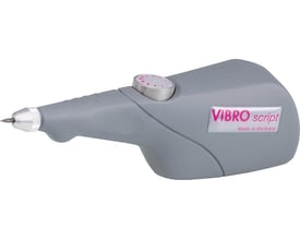 Elektrisk gravørpen Jauch Vibroscript i grå plast med justeringsknap og tydelig mærkning 'VIBRO script Made in Germany'.