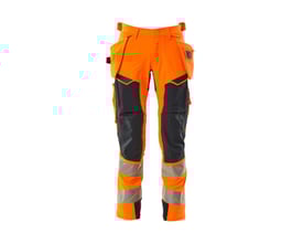 Mascot Accelerate Safe arbejdsbukser i hi-vis orange og mørk marine, med hængelommer og reflekser på hvid baggrund.