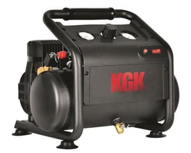KGK 5/10 S oliefri kompressor med 5 liters tank og 1 hk motor i sort design, ideel til mindre maleopgaver.
