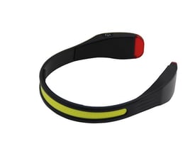 Ironside genopladelig pandelampe med sort bøjle, gul LED-strip foran og røde lysfelter ved enderne.
