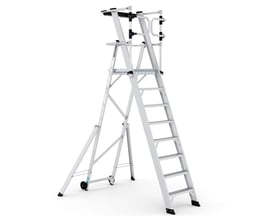 KEYPRO platformsstige i aluminium med 7+1 trin og stor arbejdsplatform, udstyret med hjul for nem transport.