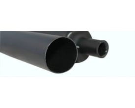 Sort, dobbeltvægget krympeslange af polyolefin med lim indvendigt, i 1,2 meters længde og 33/8mm diameter.