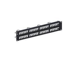 CommScope NetConnect SL STP patchpanel i sort med 48 porte, 2U højde, fremviser tomme konnektorpladser.