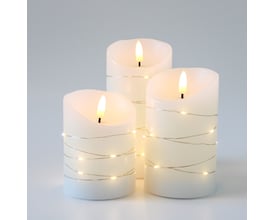 Et sæt af tre LEDlife bloklys i forskellige højder med LED lyskæder, vist mod en neutral hvid baggrund.