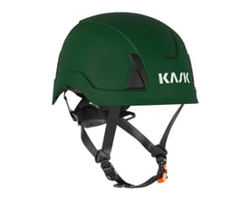 Mørkegrøn Kask PRIMERO AIR sikkerhedshjelm med sort justerbar hagerem og ventilationsåbninger.