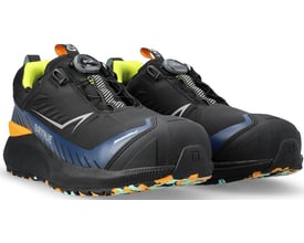 Brynje sikkerhedssko 100203 LAB BOA S3S i sort med blå og gule detaljer, med synligt BOA Fit System og NanoToe beskyttelse.