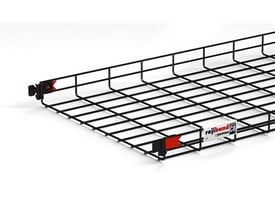 Sort gitterbakke 60/500 mm fra Solar Plus BK8-systemet med sort metallic belægning og CE-mærkning.