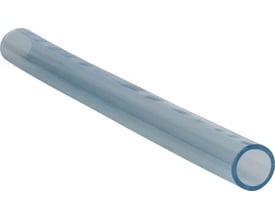 Transparent PVC-slange til kondenspumpe, 10 x 14 mm og 50 meter, vist skråt med den åbne ende synlig.