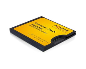 DeLOCK-adapter til SD-, SDHC-, SDXC- og MMC-kort i CF Type II-slot, vist skråt med gul overside og kontakt i enden.
