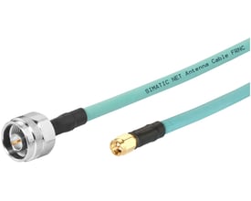 Siemens SIMATIC NET antennekabel med N-stik og gyldent SMA hanstik, 1 meter langt og turkis.