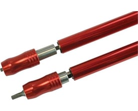 Tecos 1/4"x550mm bitsholder i rød aluminium med rullerør, vist med en bit monteret og en støttekrave.