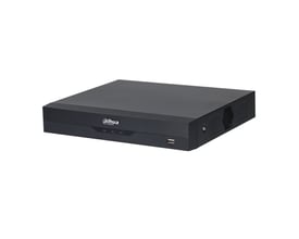 Dahua 4-kanals 5M-N/1080P digital videooptager XVR5104HS-I3/T i sort, kompakt kabinet set skråt forfra.
