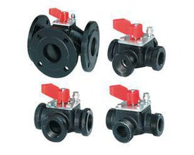 Siemens VBF21.100 3-vejs drejeventil med flange, PN6, DN100 og kvs 160 vist fra flere vinkler.