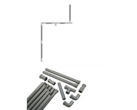 Unico sivestreng 40mm og fittings i grå PVC, herunder rørstykker, T-stykker og bøjninger på hvid baggrund.