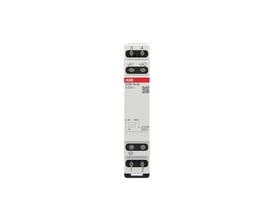 ABB elektronisk kiprelæ E260-16-20 med 2 poler og universal styrespænding 8-240V på hvid baggrund.