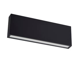 Sort Lumenlight Bari Maxi væglampe med lang, rektangulær lysflade, set skråt nedefra.