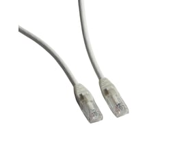 VAERK Patchkabel SD, Kat. 6A UTP, 0,5 meter i hvid LSZH-materiale med klare RJ45-stik.
