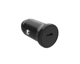 Sort USB-C-biloplader på 20 W med Power Delivery, vist skråt med USB-C-port og kontakt til bilens strømudtag.