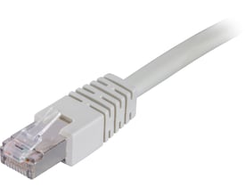 Close-up af stikket på et gråt Deltaco Cat6 patchkabel med LSZH-kappe og RJ45-stik.