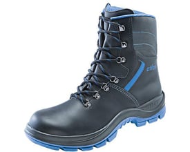 Atlas sikkerhedsstøvle Big Size 840 ESD i sort okselæder med blå detaljer og kraftig blå ydersål. Støvlen er snøret op til ankelhøjde med metaløjer.