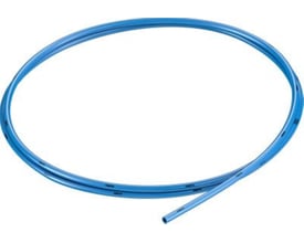 Festo trykluftslange PUN med en udvendig diameter på 14 mm og en indvendig diameter på 9,8 mm, i blå farve med gentagne Festo-logoer.