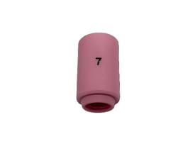 En lyserød keramisk gasdyse nummer 7 med et lille hoved, 30 mm lang, isoleret på hvid baggrund.