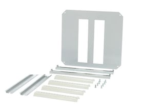 Fibox DIN ramme sæt til 300x300 installationer, vist med to vertikale åbninger og inkluderer monteringsskinner og skruer.