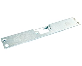 Assa Abloy monteringsstolpe, model falle 732, med aflang sølvfarvet plade, udskæring og skruehuller.