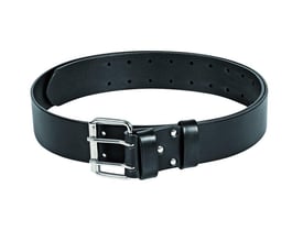 Detaljeret billede af et sort Bahco Heavy-Duty læderbælte med mange justeringshuller og et kraftigt sølvspænde.