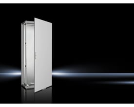 Rittal VX25 gulvskab 800x1800x400mm med åben låge på sort, reflekterende baggrund med lysstriber.