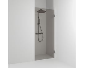 Svedbergs bruseniche på 98,5x200 cm i sort og bronze ses monteret med en glasdør, der åbner 180°.